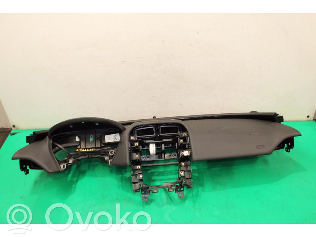Jaguar XE Panelė 