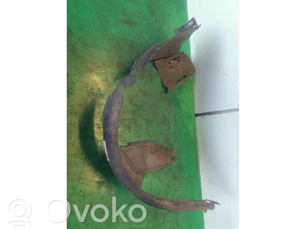 Renault Clio II Nadkole przednie 