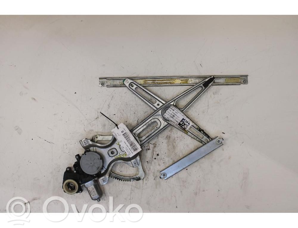 Toyota Yaris Macara ușă față cu motor 