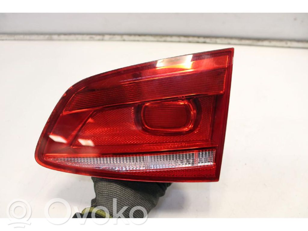 Volkswagen PASSAT B7 Lampă spate în capacul portbagajului