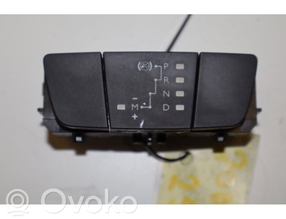 Peugeot 2008 II Interruptor de control multifunción