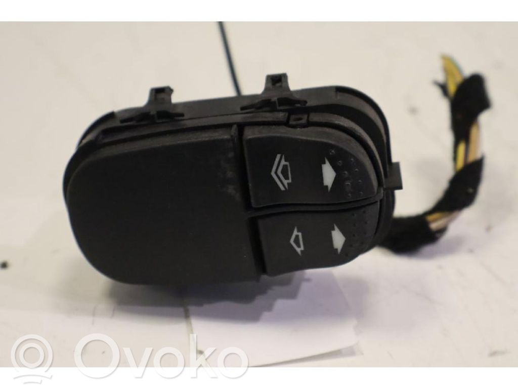 Ford Focus Przyciski szyb 