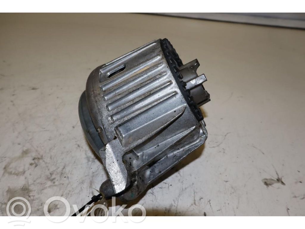 Mercedes-Benz C W204 Engine mount bracket 