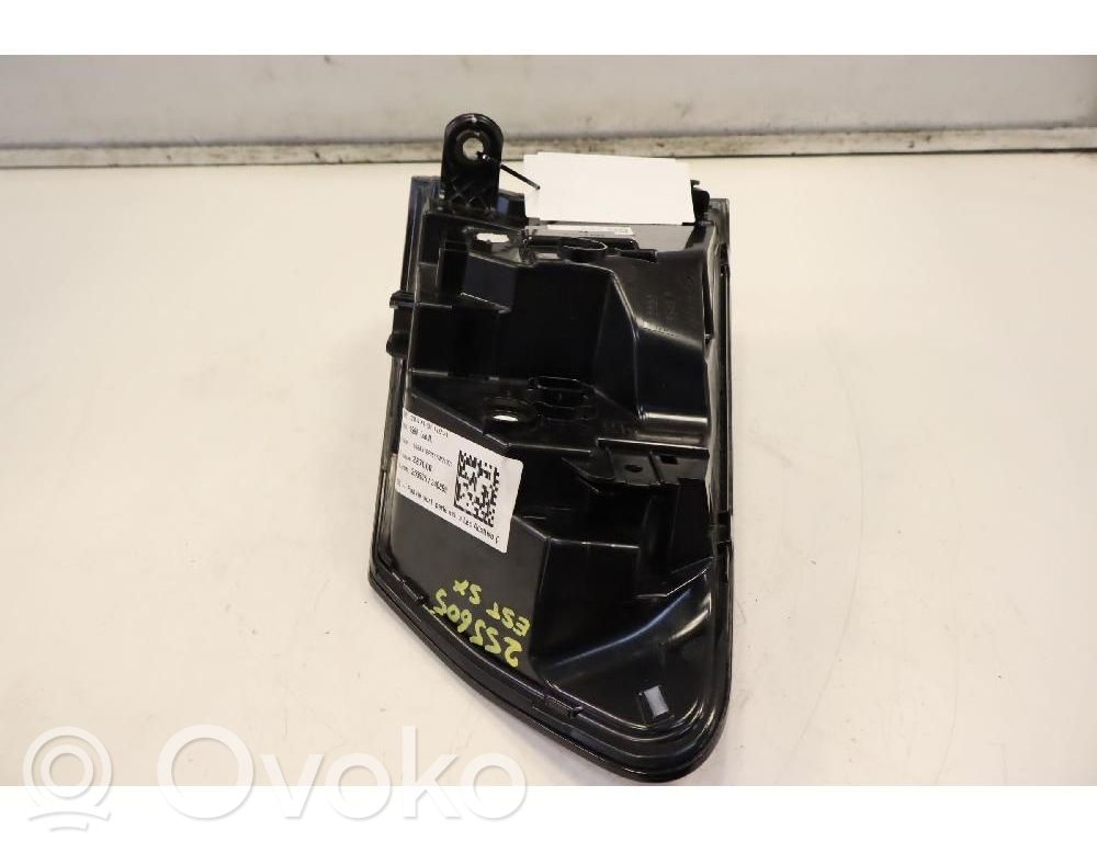 BMW X1 U11 Lampa tylna 