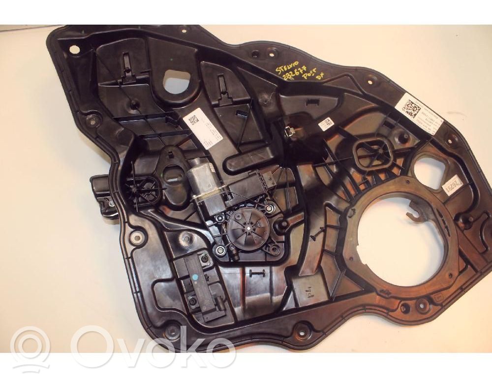 Alfa Romeo Stelvio Macara geam spate manuală 