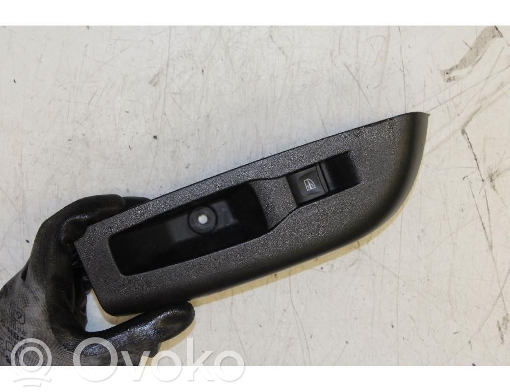 Dacia Spring Electric window control switch 