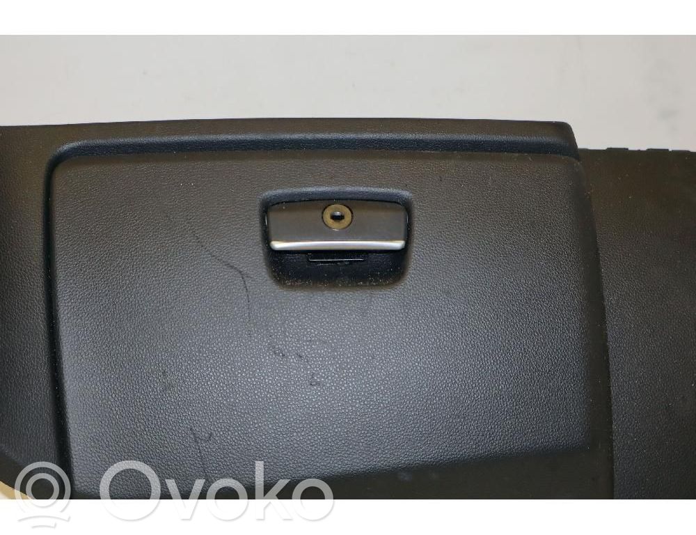 BMW 1 E82 E88 Handschuhfach