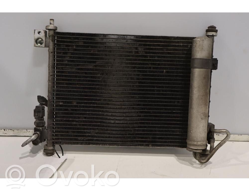 Radiateur condenseur de climatisation