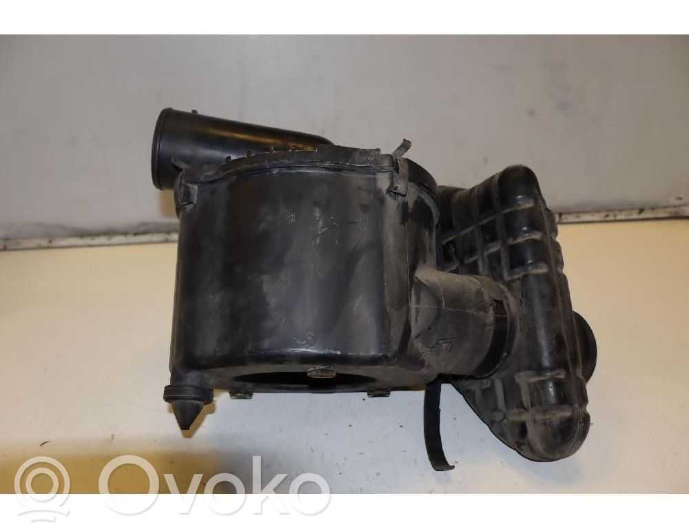 Isuzu Trooper Air filter box 