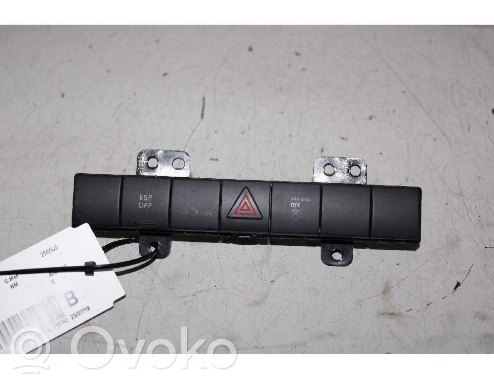 Jeep Cherokee KK Schalter Warnblinkanlage 