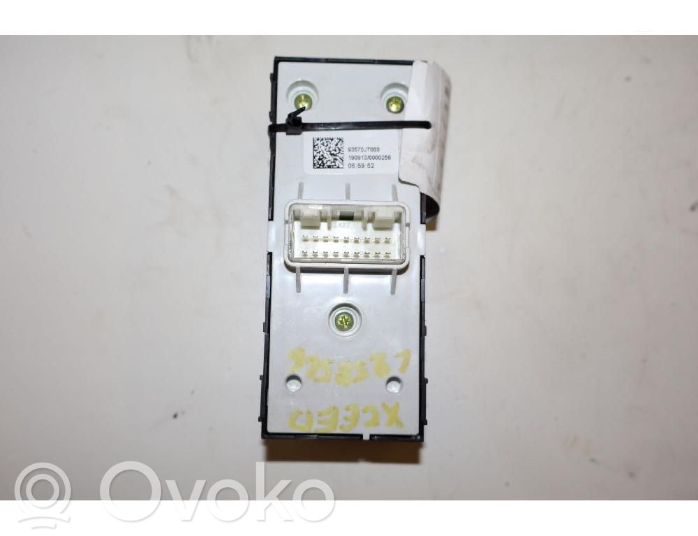 Przyciski szyb   93570J7000