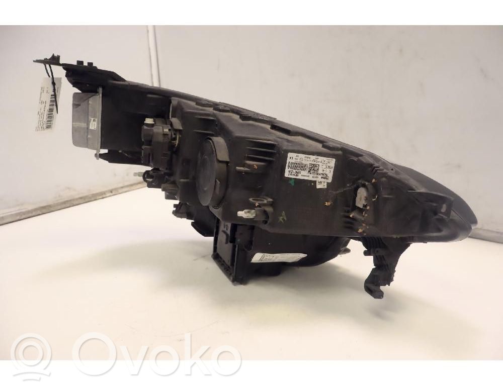 Renault Megane IV Phare frontale 