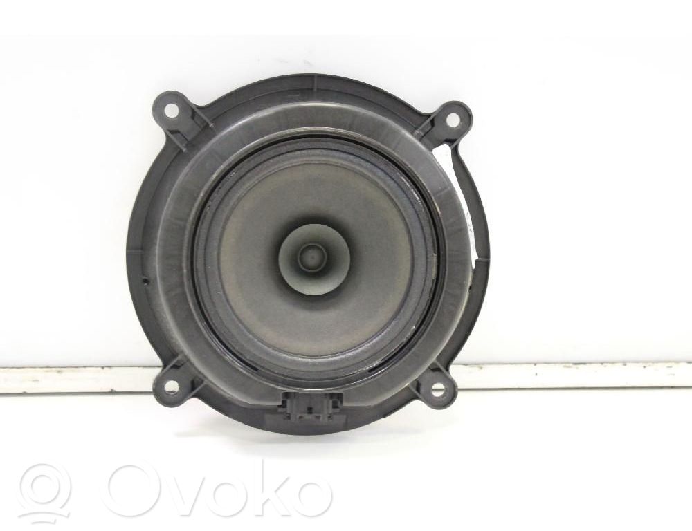 Mazda 3 III Etuoven kaiutin