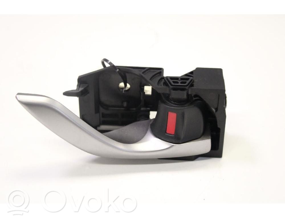 Manecilla interna puerta trasera   T8314