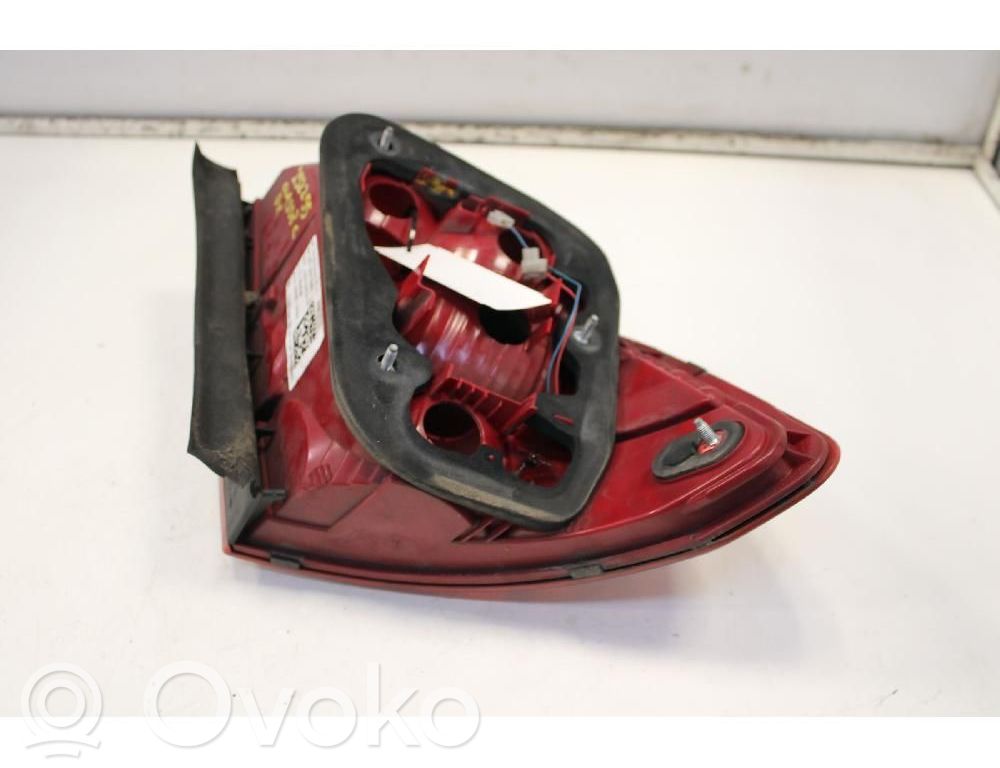 Mercedes-Benz C W204 Lampa tylna 