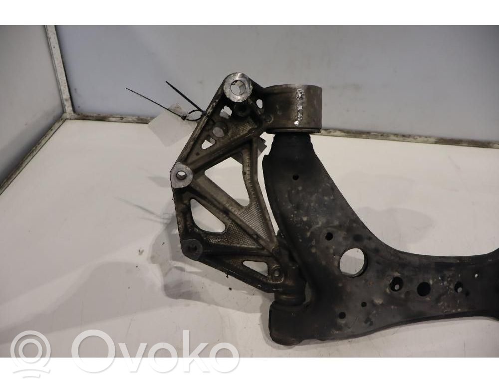 Volkswagen Polo Wahacz przedni 
