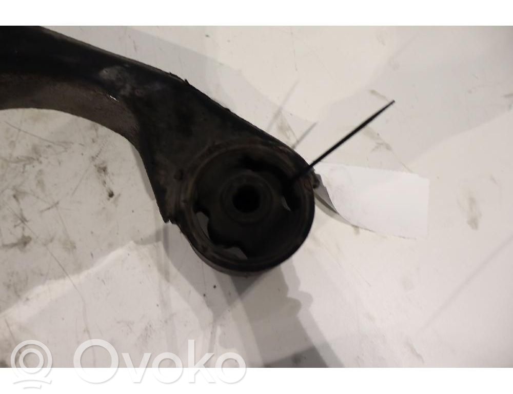 KIA Carens II Braccio di controllo sospensione anteriore inferiore/braccio oscillante 