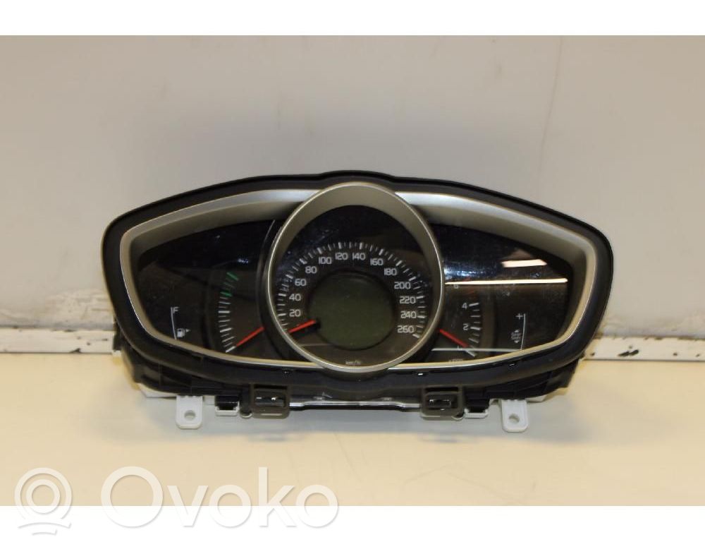 Volvo V40 Speedometer (instrument cluster) 