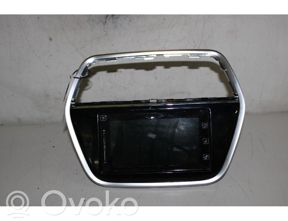 Panel / Radioodtwarzacz CD/DVD/GPS