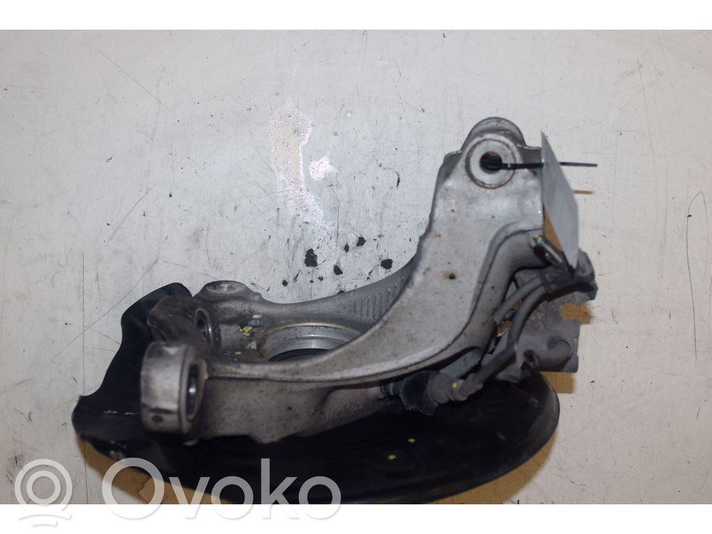 Volkswagen PASSAT B8 Mozzo ruota anteriore