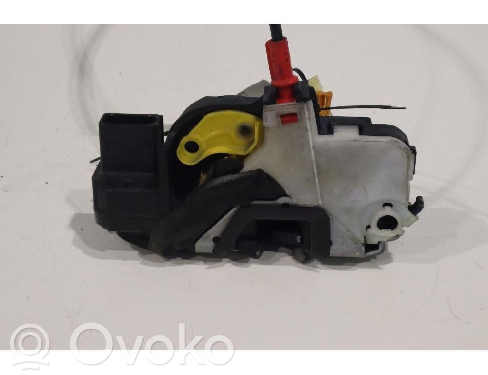 Opel Astra J Serratura portiera anteriore