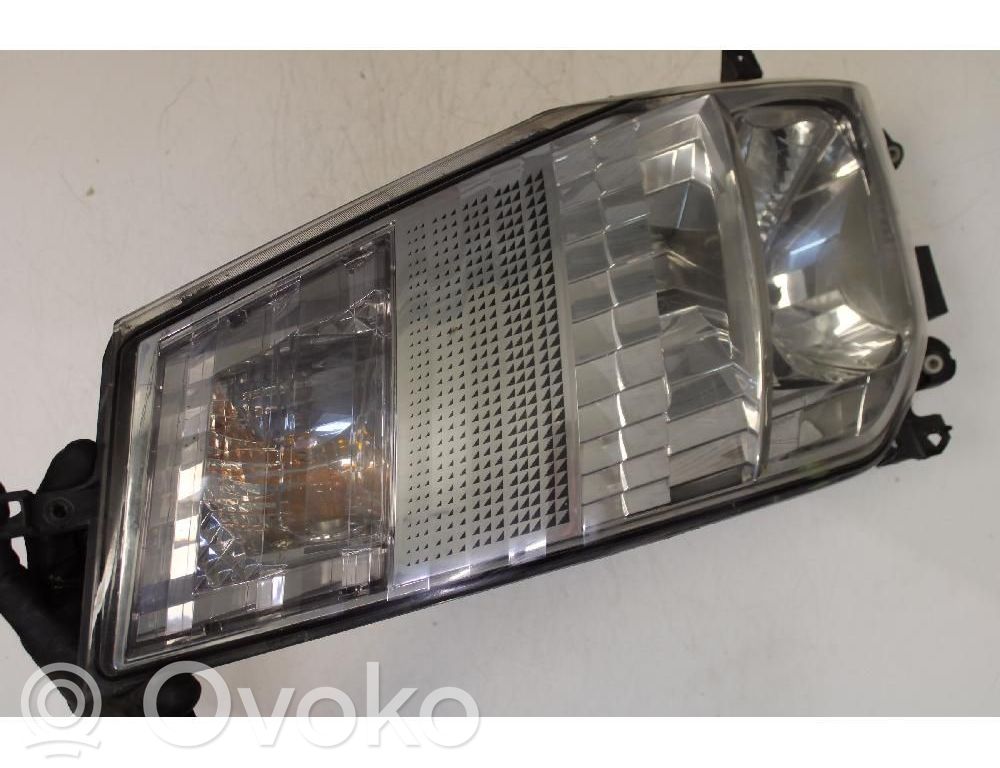 Renault Maxity Phare frontale 