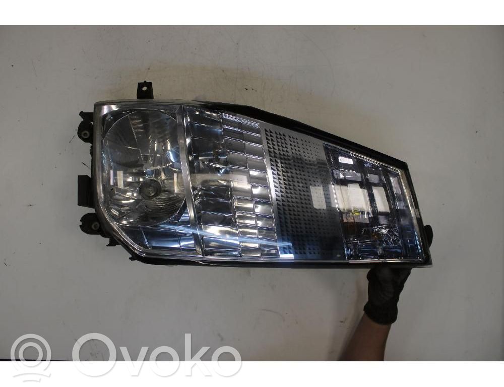 Renault Maxity Phare frontale 