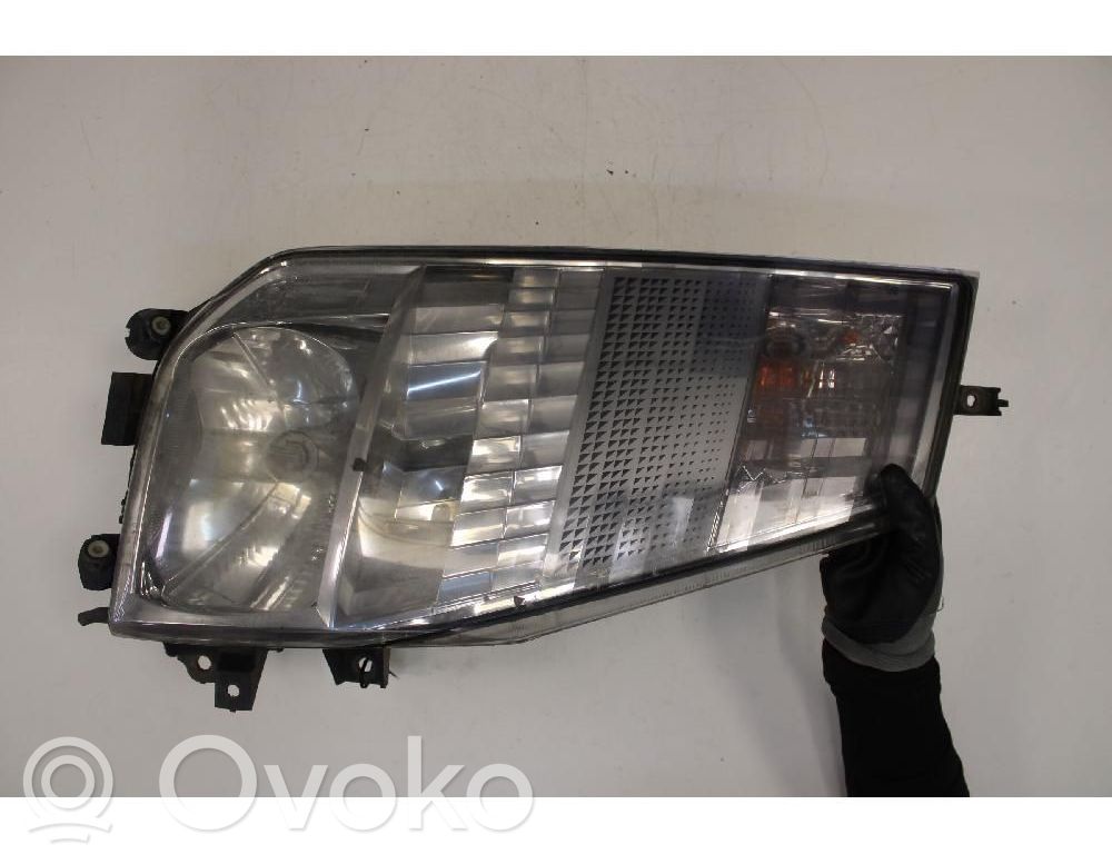Renault Maxity Phare frontale 