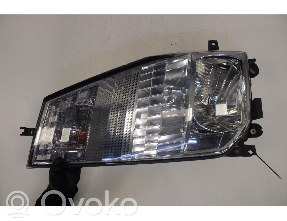 Renault Maxity Phare frontale 