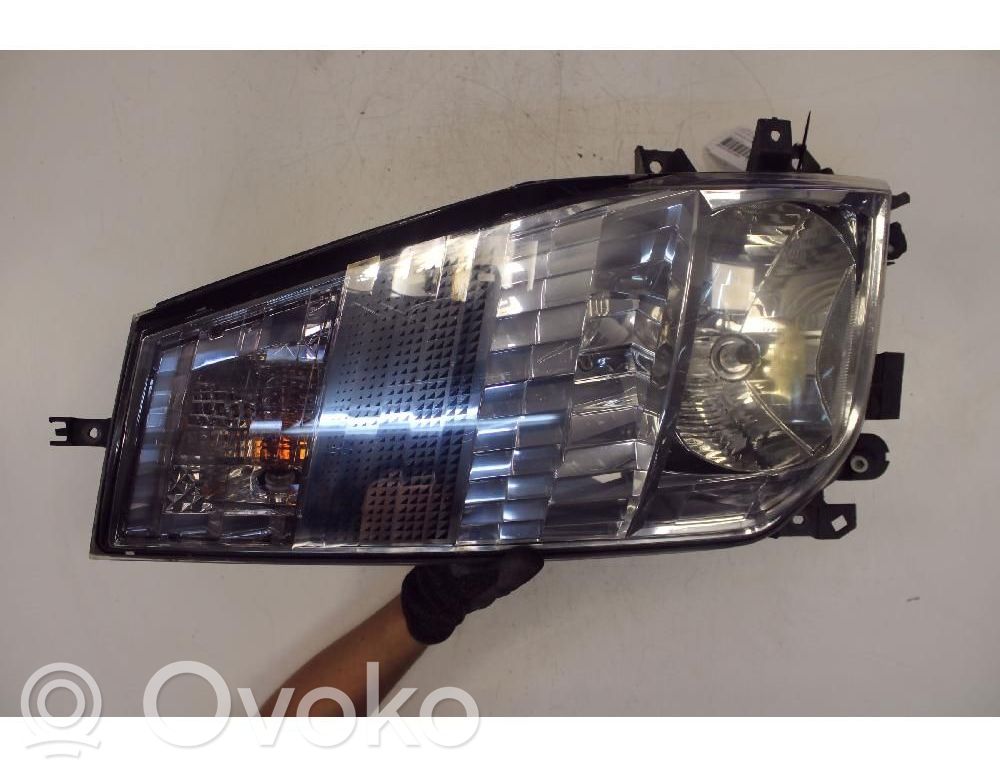 Renault Maxity Phare frontale 