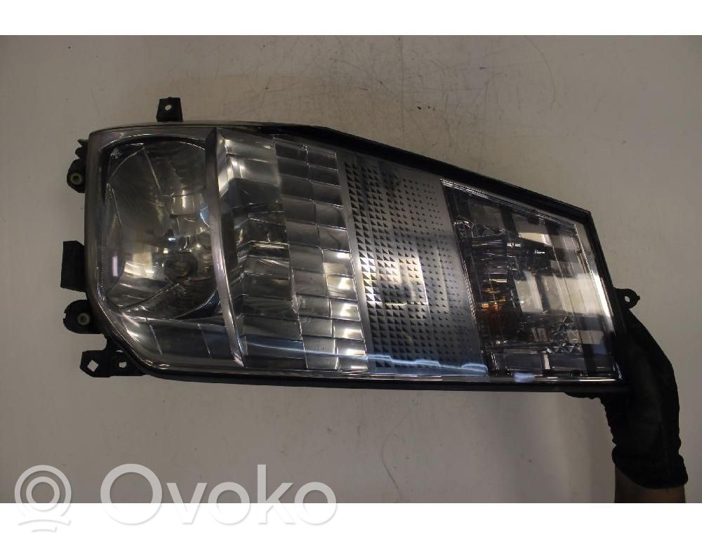 Renault Maxity Phare frontale 