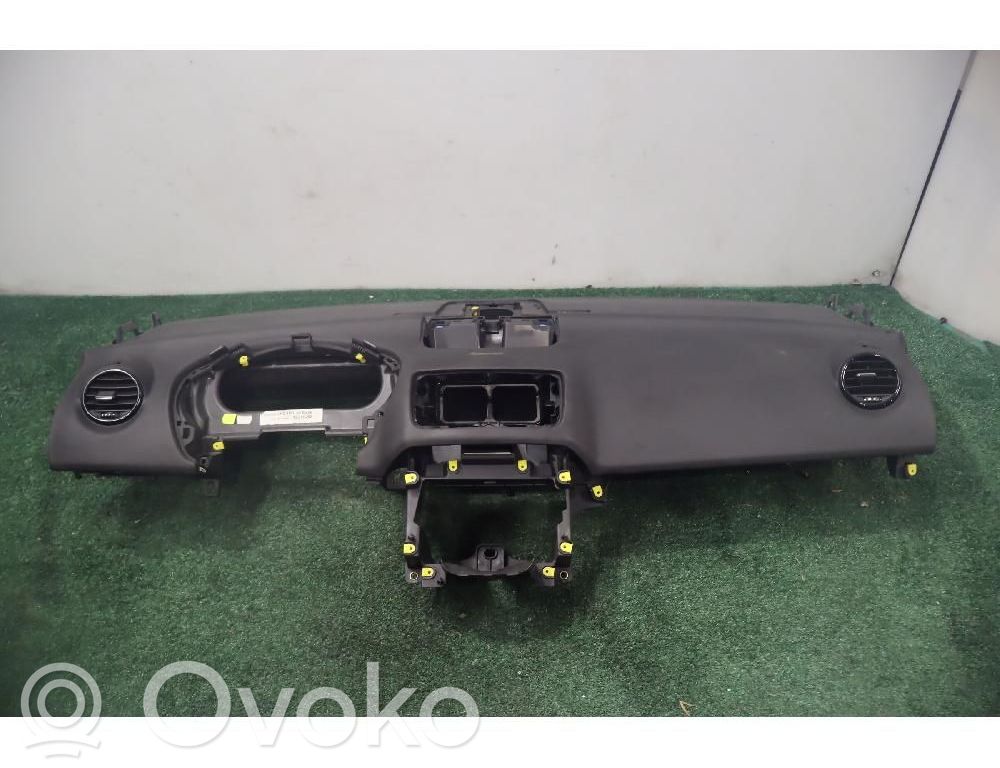 Opel Meriva B Панель 