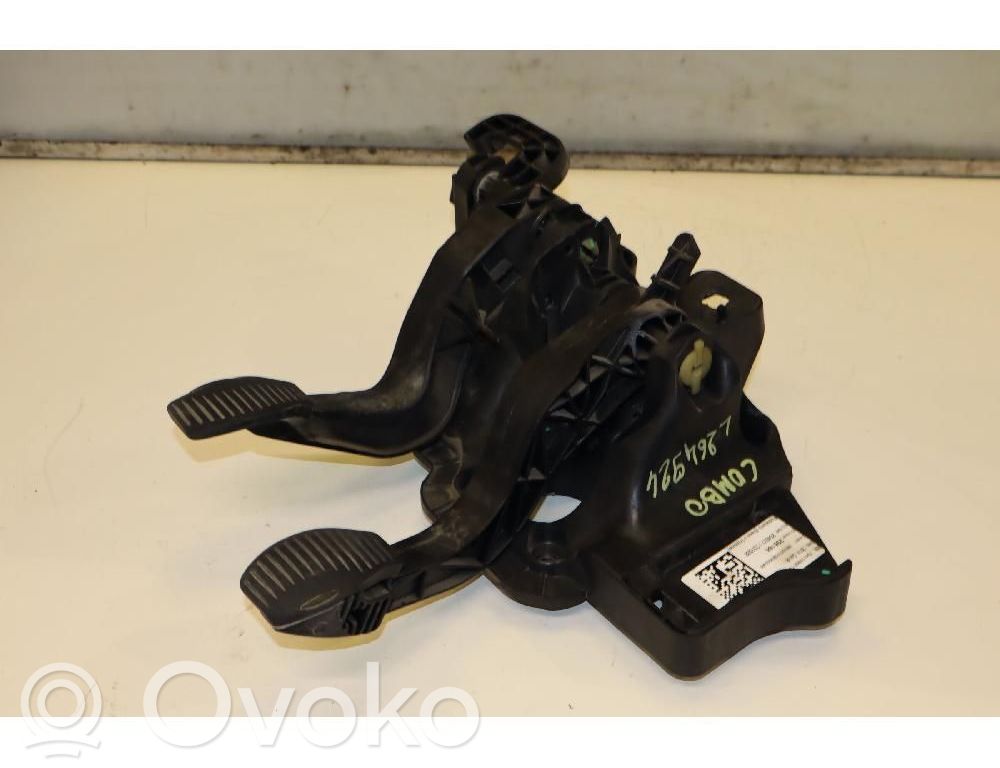 Conjunto de pedal   0518315630E