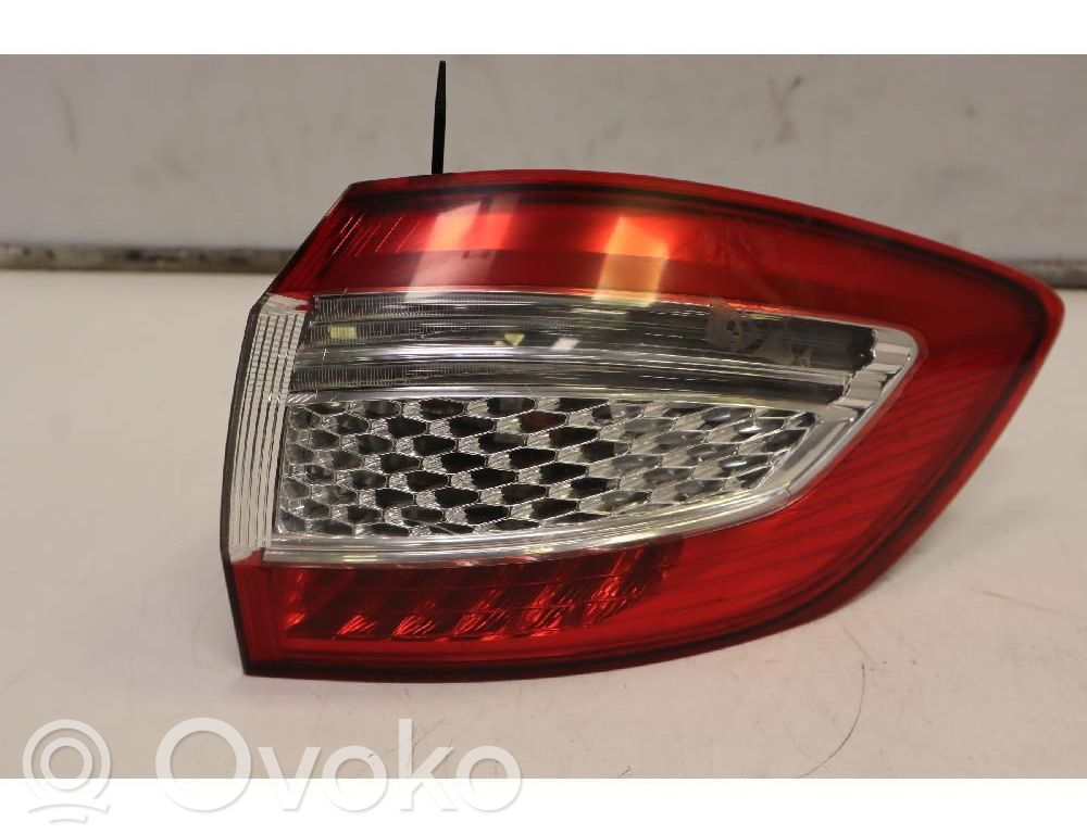 Ford Mondeo MK IV Lampa tylna 