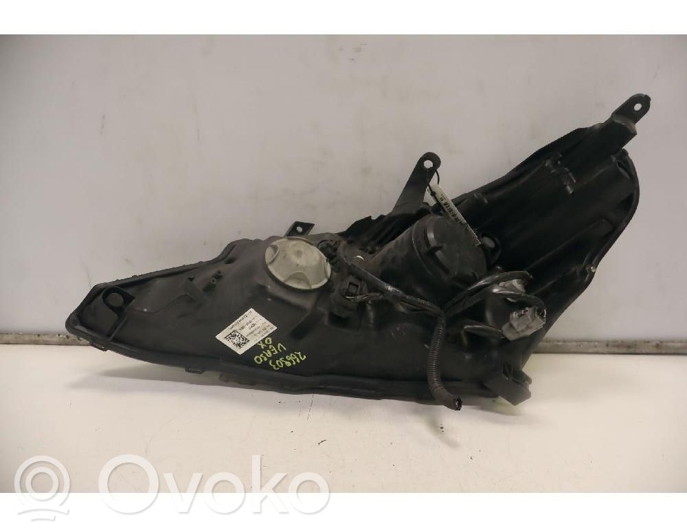 Toyota Verso Scheinwerfer 