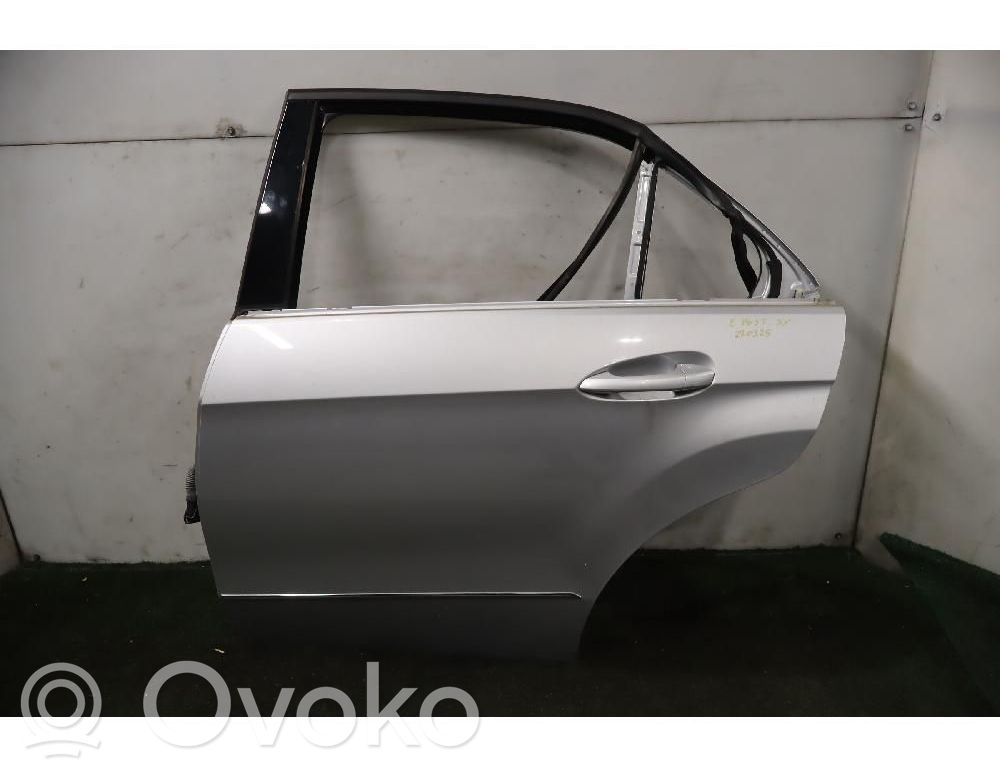 Puerta trasera   A2127300105