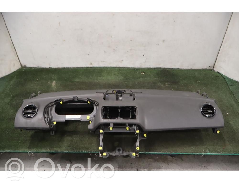 Opel Meriva B Панель 