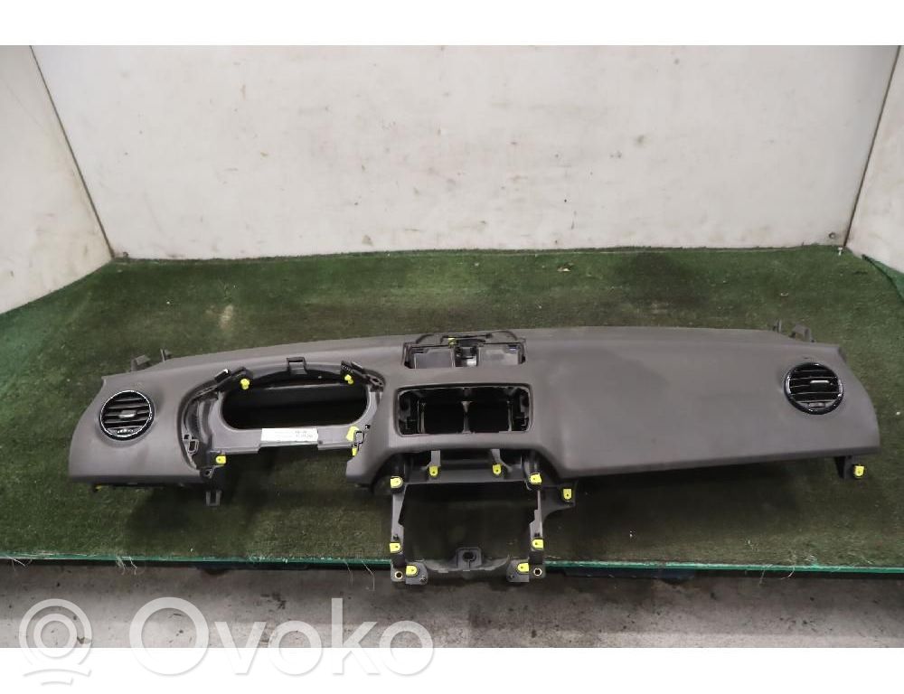 Opel Meriva B Панель 