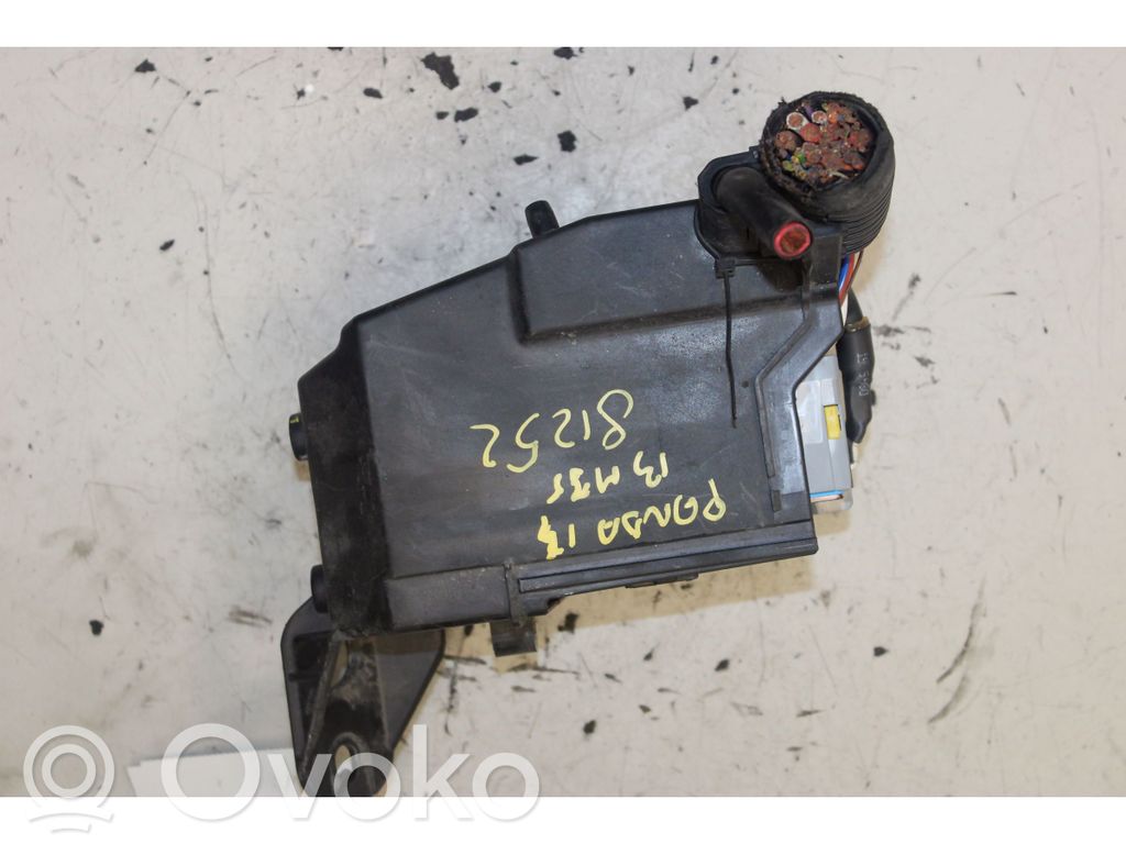 Fiat Panda III Ramka / Moduł bezpieczników 