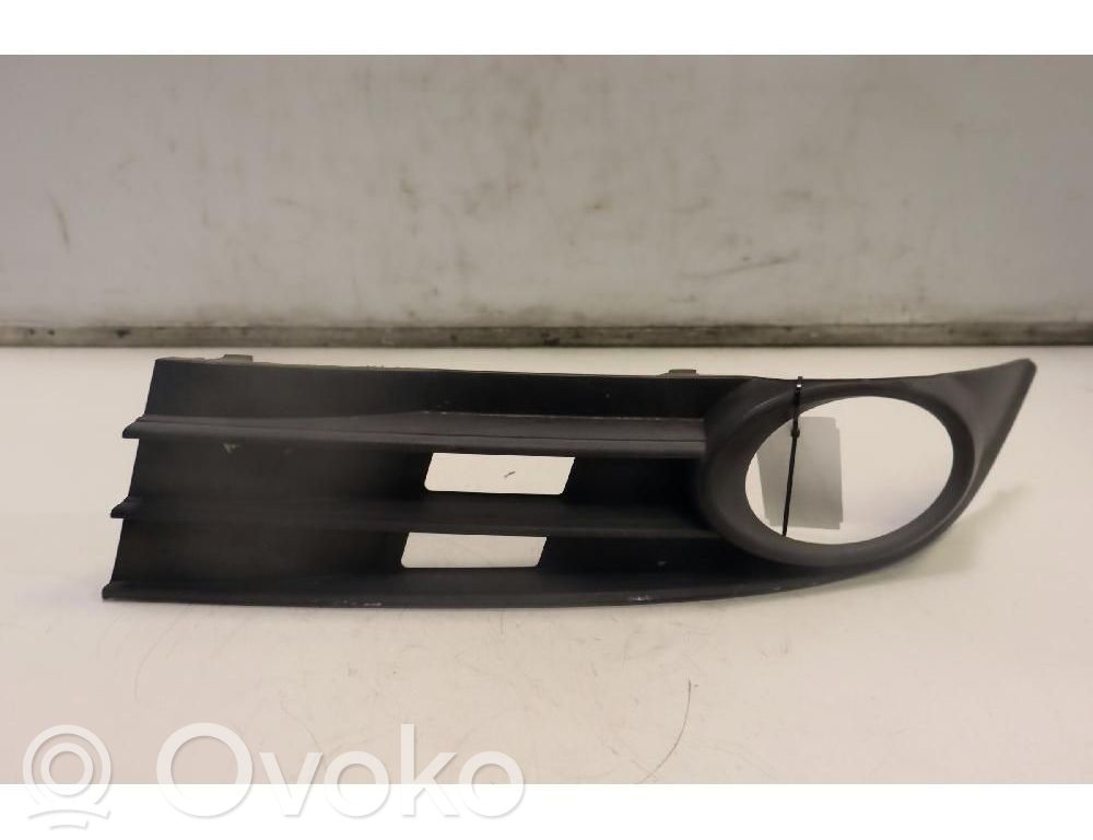 Volkswagen Touran I Grilă/ornament proiector ceață față 