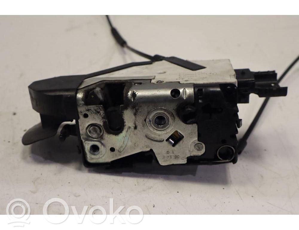 Citroen C3 Picasso Front door lock 