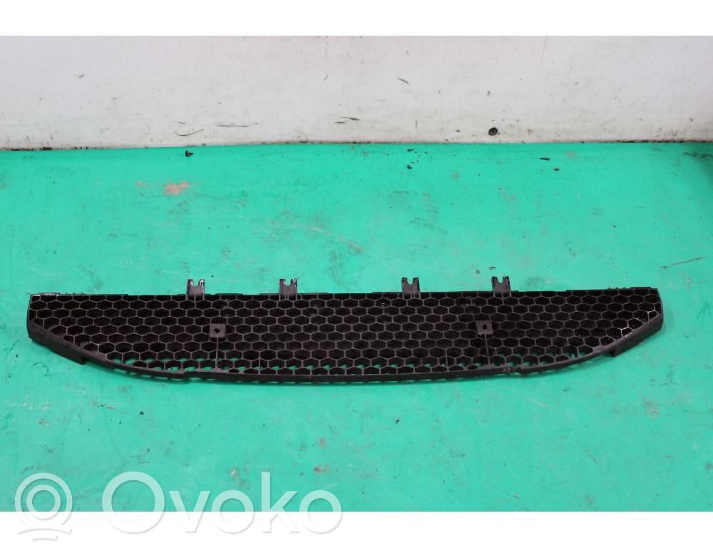 KIA Ceed Priekšpusē bampera sija / balka 