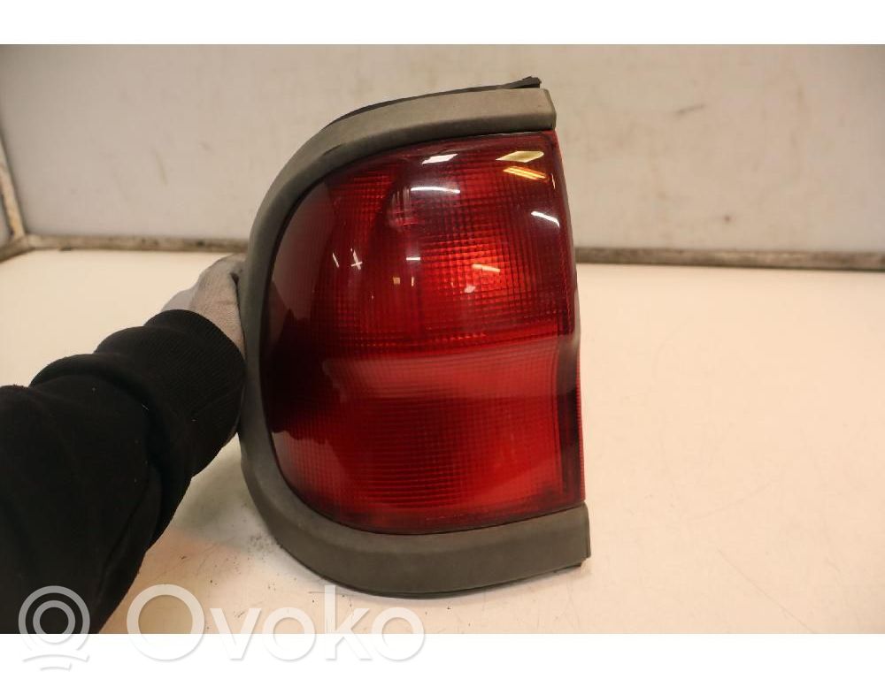 Lampa tylna   B68550X000