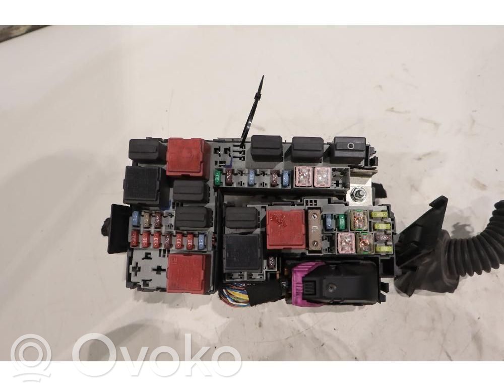 Opel Corsa D Módulo de fusible 
