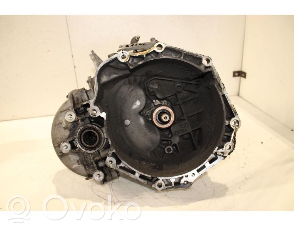 Opel Astra J Cutie viteze manuală cu 5 trepte 