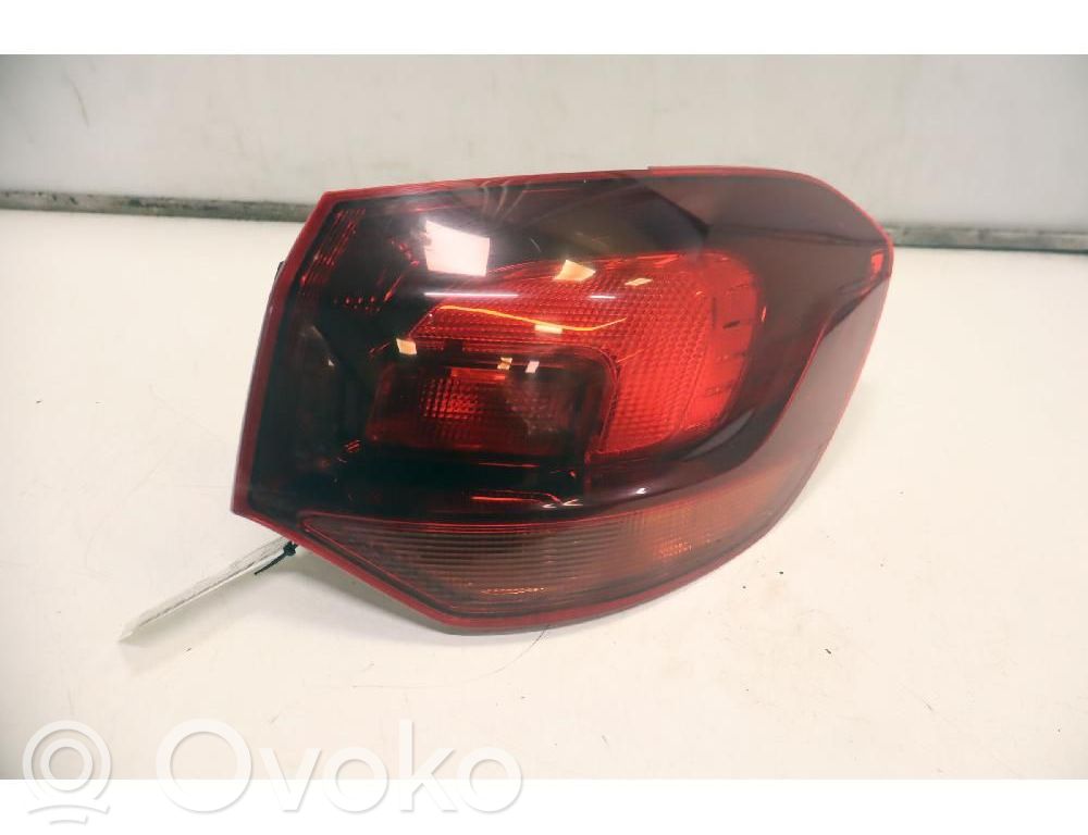 Opel Astra J Lampă spate în caroserie 