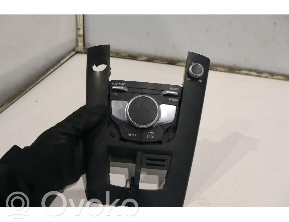 GPS navigation control unit/module   8V0919614BF