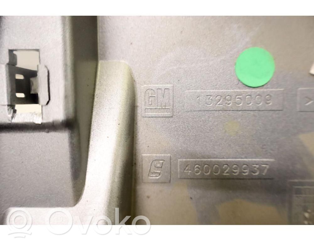 Rejilla de ventilación central del panel   13247404