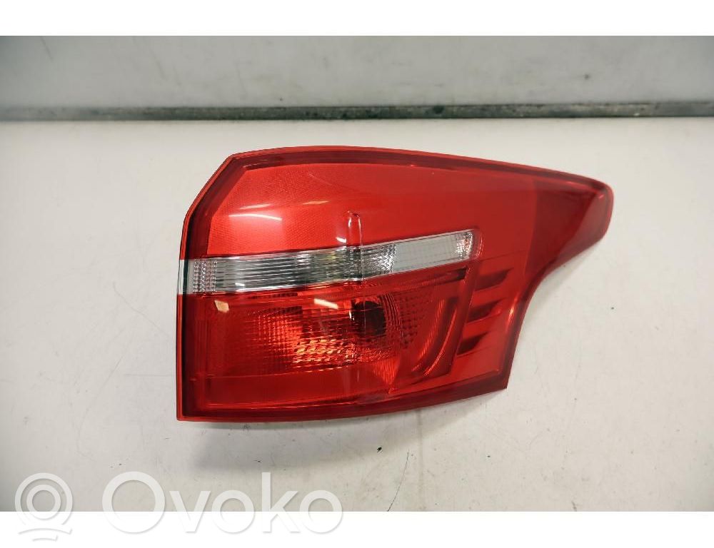 Ford Focus Aizmugurējais lukturis virsbūvē 