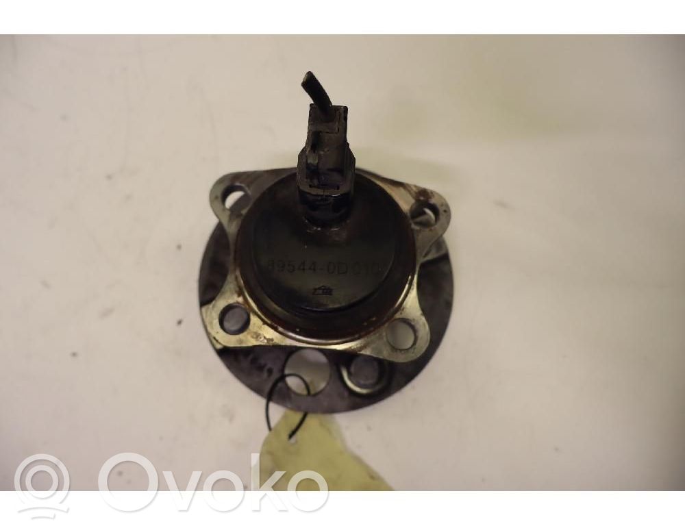Toyota Yaris Cubo de rueda trasera 